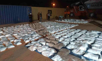 Polícia faz buscas para encontrar donos de 3 toneladas de cocaína