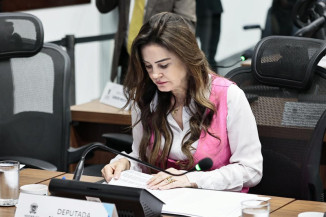 Mara Caseiro pede 30 computadores para atender escola de Ponta Porã