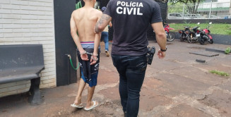 Jovem é preso por tráfico de drogas no jardim Independência