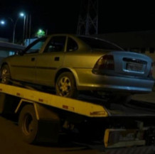 Trio troca tiros com a polícia e morre em tentativa de roubo de caminhão