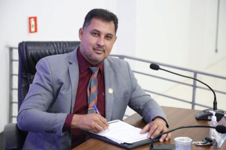 Márcio Pudim cobra transparência na manutenção da frota municipal