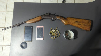 Homem é preso por posse ilegal de arma de fogo