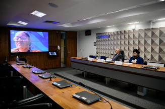 Debatedores defendem legislação abrangente contra a discriminação