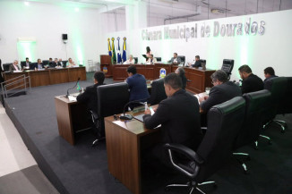 Câmara vota aumento do número de vereadores, reajuste salarial dos parlamentares e do prefeito