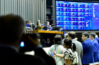 Transporte de combustível em tanque extra não terá adicional de periculosidade