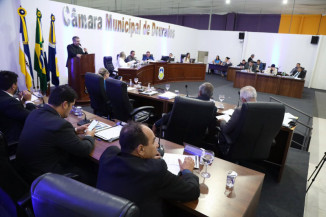 Última sessão do ano na Câmara termina na madrugada e vereadores aprovam orçamento de R$ 1,8 bi