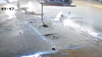 Dupla em moto é arremessada após carro entrar na frente de moto em Rio Brilhante