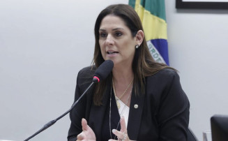 Comissão aprova projeto que garante fatura de cartão de crédito impressa para cliente idoso