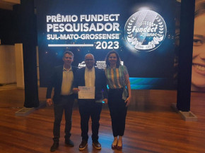 Professor da UFGD é premiado como Pesquisador Destaque pela Fundect