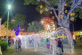 Atrações do Dourados Brilha terminam nesta sexta-feira com shows e último dia da roda Gigante