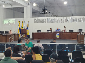 Em sessão extra, Câmara aprova redução da taxa de lixo e aumento de vereadores