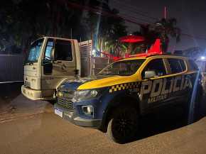 Polícia recupera caminhão furtado de empresa de saneamento e motorista é preso