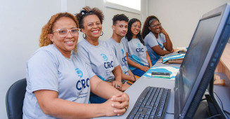 Programa Computadores para Inclusão bate recorde na qualificação de alunos em 2023