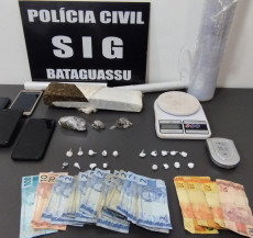 Polícia Civil fecha ponto de drogas e prende dois em flagrante por tráfico envolvendo adolescentes