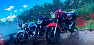 Polícia acaba com 'rolezinho', apreende motos e detém jovens por manobras perigosas