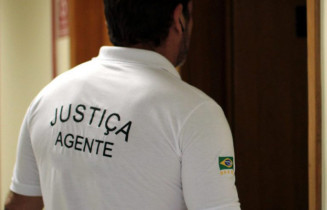Projeto autoriza oficiais de justiça em serviço a estacionar veículo em qualquer local