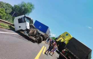Morre o segundo motorista do ônibus envolvido em batida com duas carretas