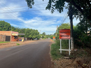 Troca de tubulação provoca interdição na Rua Palmeiras