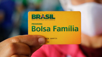 Caixa paga novo Bolsa Família a beneficiários com NIS de final 5