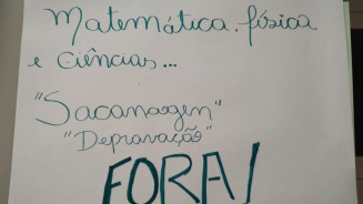 Professor é afastado após falar de conteúdo sexual em sala de aula