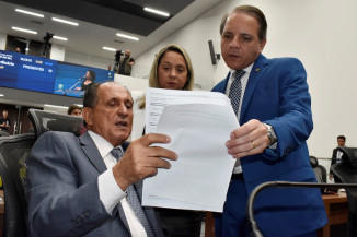Deputado Zé Teixeira solicita reparos em rodovias de Juti e Jateí
