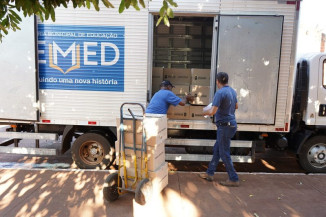 Kits escolares começam a ser distribuídos na rede municipal de Dourados