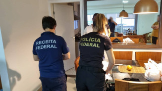 Operação mira policiais por 'acerto' no contrabando de cigarros