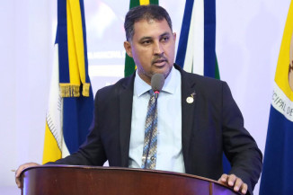 Márcio Pudim solicita providências para suprir carência de material esportivo nas escolas municipais