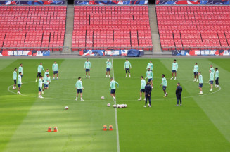 Jogo com a Inglaterra marca início da era Dorival Júnior na seleção