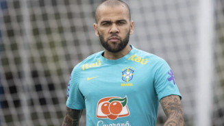 Daniel Alves consegue valor, paga fiança e será solto na Espanha