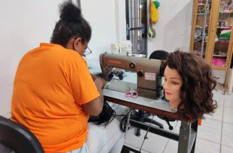 Cabelos contrabandeados viram perucas solidárias em presídio de MS