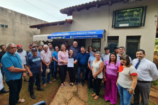 Lei garante a taxistas uso de caminhonete e carro com até 7 lugares
