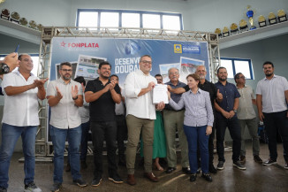 Prefeito Alan Guedes assina ordens de serviços para obras no valor de R$ 23 milhões