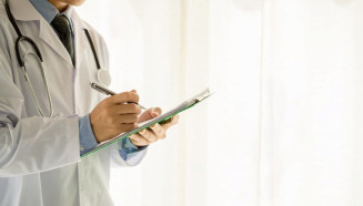 Brasil tem 575.930 médicos ativos: 2,81 por mil habitantes