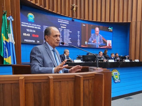 Zé Teixeira solicita asfalto e iluminação para Dourados