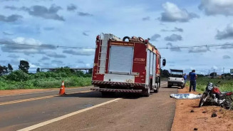 Motociclista morre ao ser atingido por picape em conversão proibida