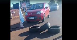 Técnicos da UFGD em greve fecham a rodovia Guairurus por duas horas
