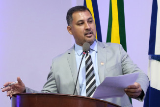 Marcio Pudim lista requerimentos sem respostas e cobra a Prefeitura