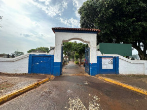 Túmulos de cemitério foram violados