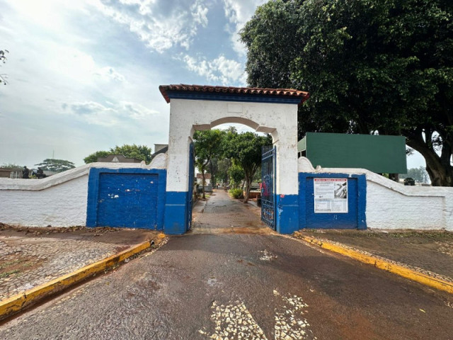 Túmulos de cemitério foram violados