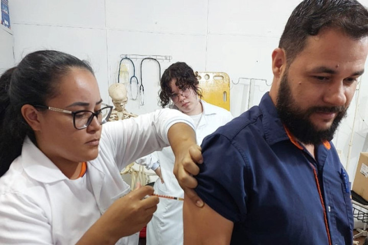 Esta é a segunda vez que vacinação da primeira dose é prorrogada
