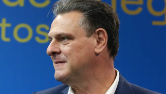 Governo não vai competir com produtores gaúchos de arroz, diz Fávaro