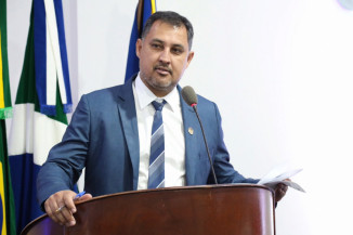 Márcio Pudim pede coleta regular de lixo no Flor de Maio