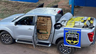 Camionete abarrotada de droga é apreendida e traficante foge a pé