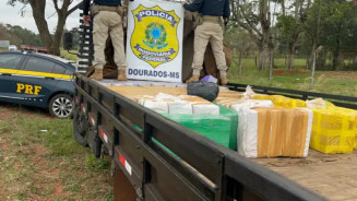 Irmãos são presos pela PRF com 1,5 tonelada de maconha em caminhão
