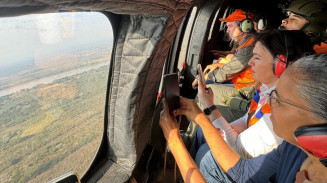 Ministras sobrevoam o Pantanal e confirmam maior avião da América no combate ao fogo