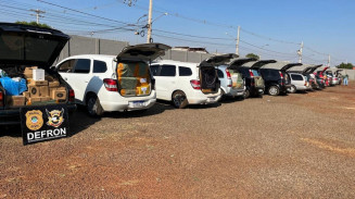 Comboio de 15 veículos é flagrado transportando contrabando