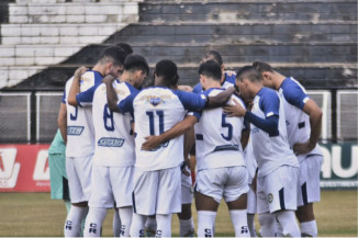 Os jogadores do Costa Rica após a derrota (Foto: Reprodução/Instagram)