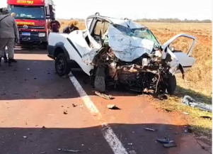 Fiat Strada ficou destruída com o impacto - Foto: Reprodução/Sidnei Bronka