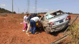 Criança de 8 anos morre após carro do avô capotar em cidade de MS